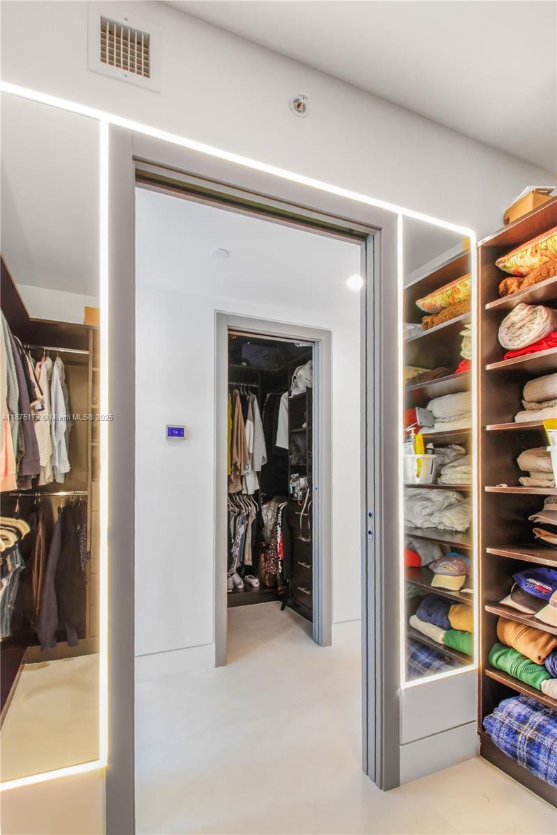 THE PENINSULA II CONDO - Residential