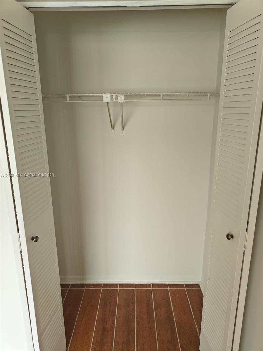 LAKEWOOD VILLAGE - Residential