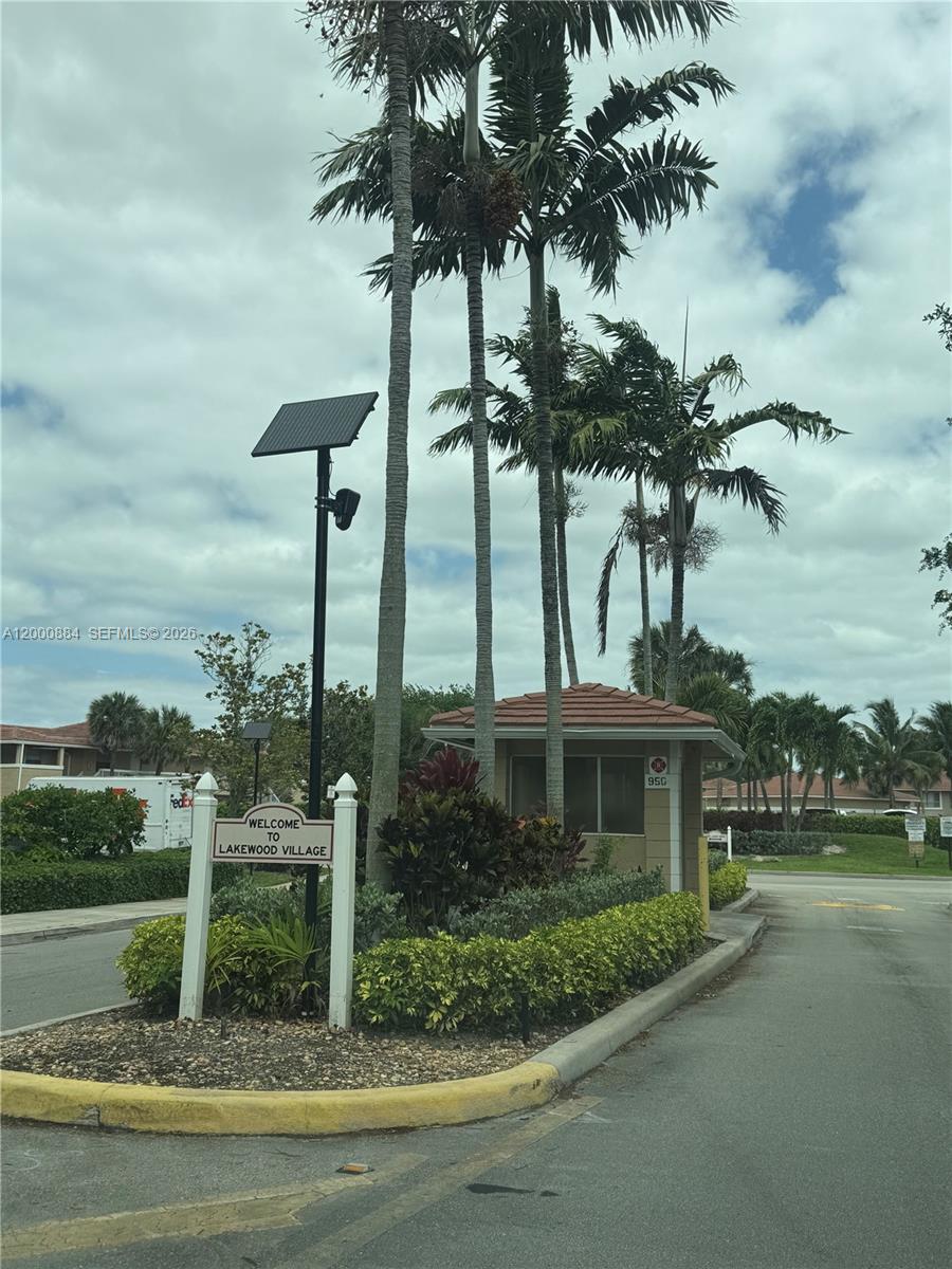 LAKEWOOD VILLAGE - Residential