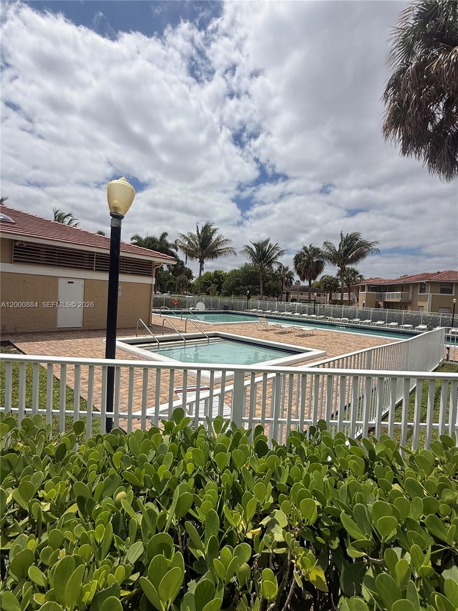 LAKEWOOD VILLAGE - Residential