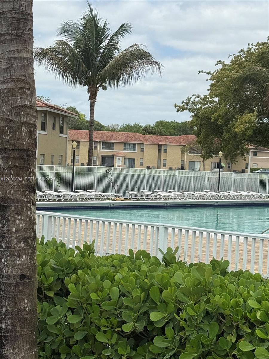 LAKEWOOD VILLAGE - Residential