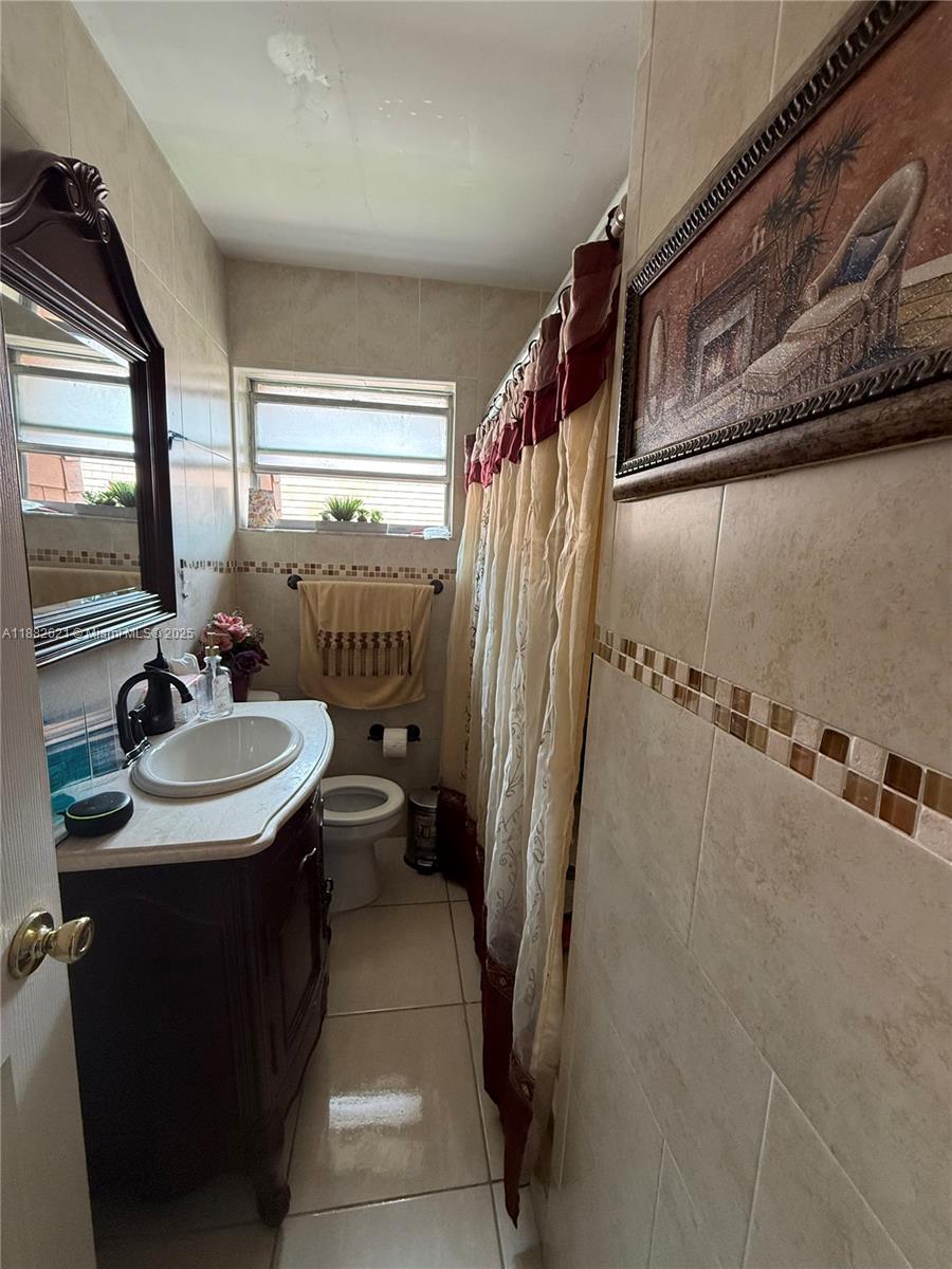 MILE APTS CONDO - Residential