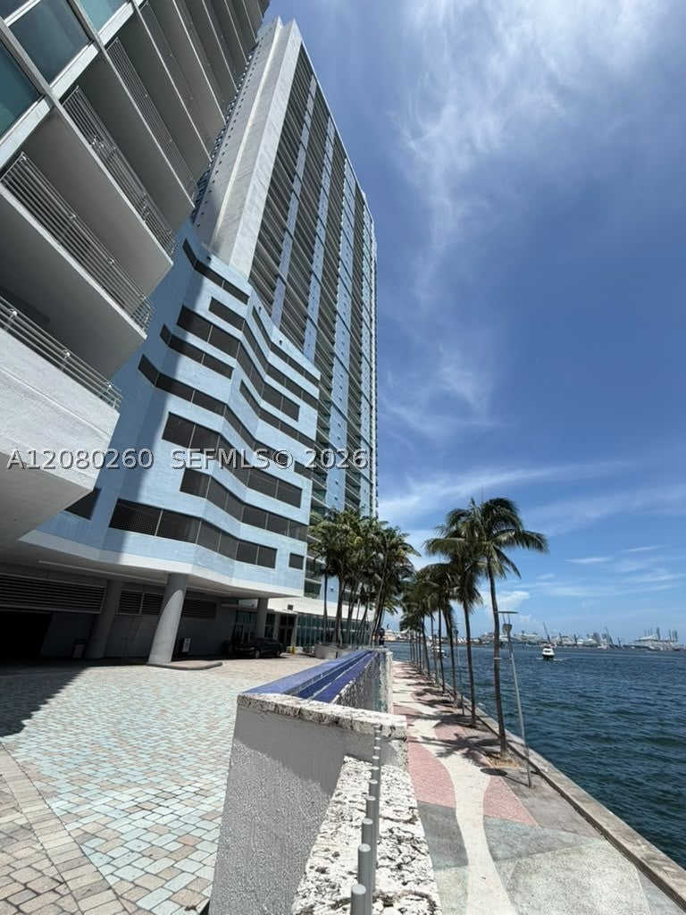335 S Biscayne Blvd 3901, Miami FL 33131