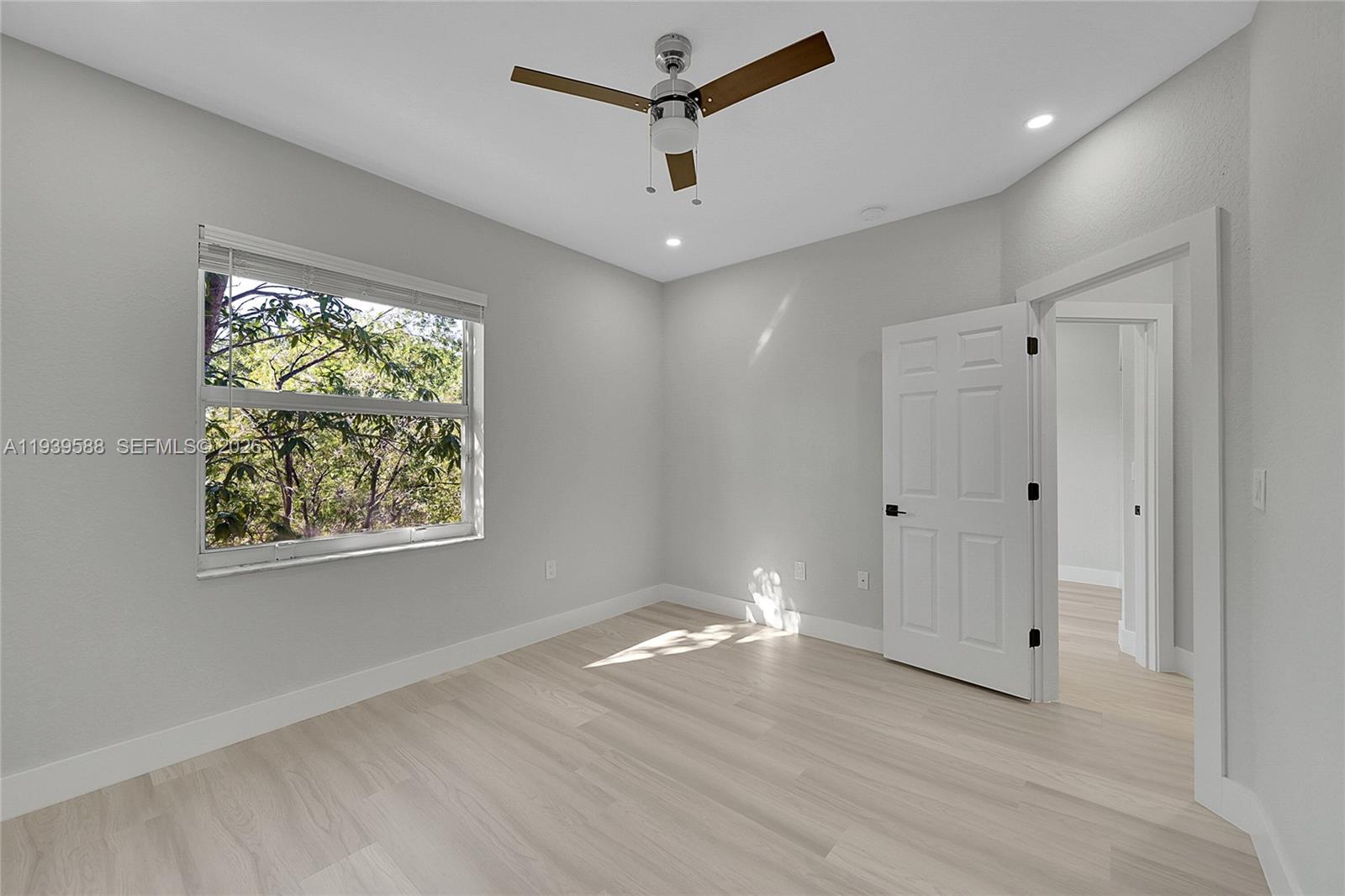 PEMBROKE ISLES - Residential