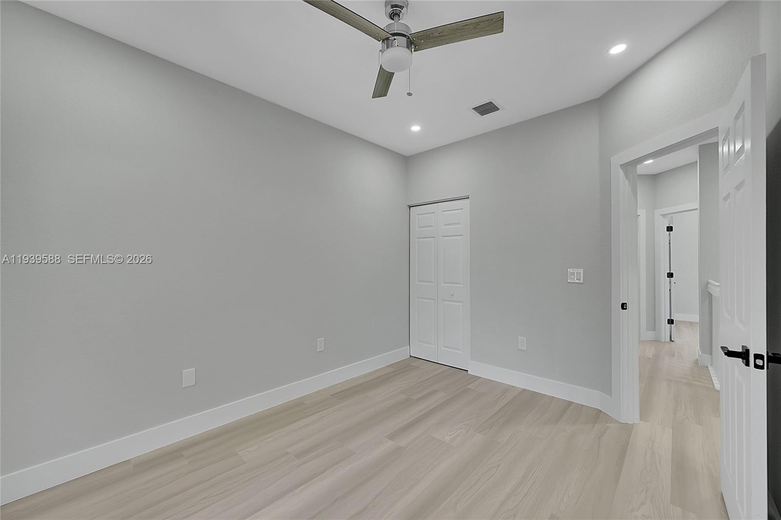 PEMBROKE ISLES - Residential