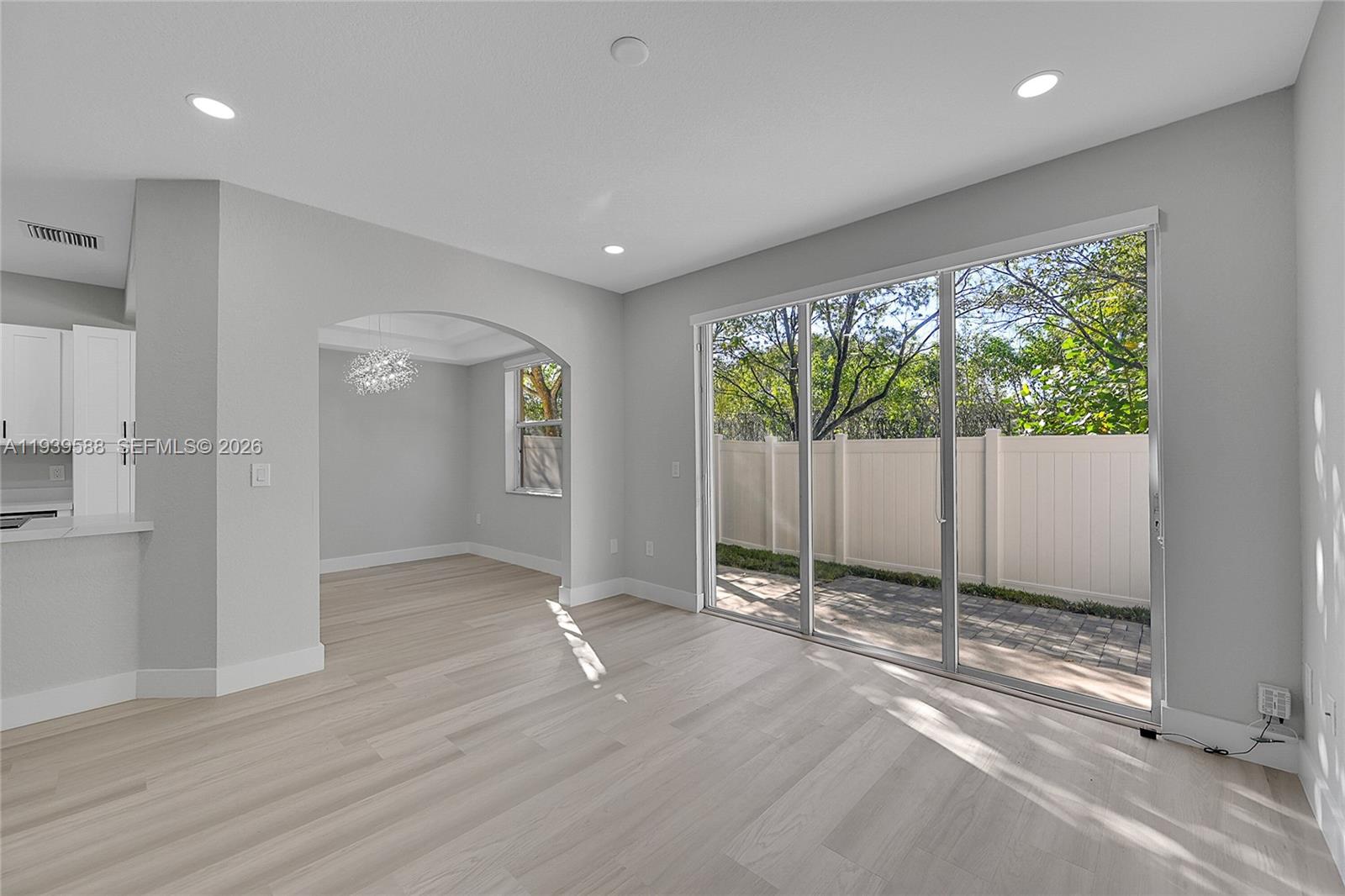 PEMBROKE ISLES - Residential