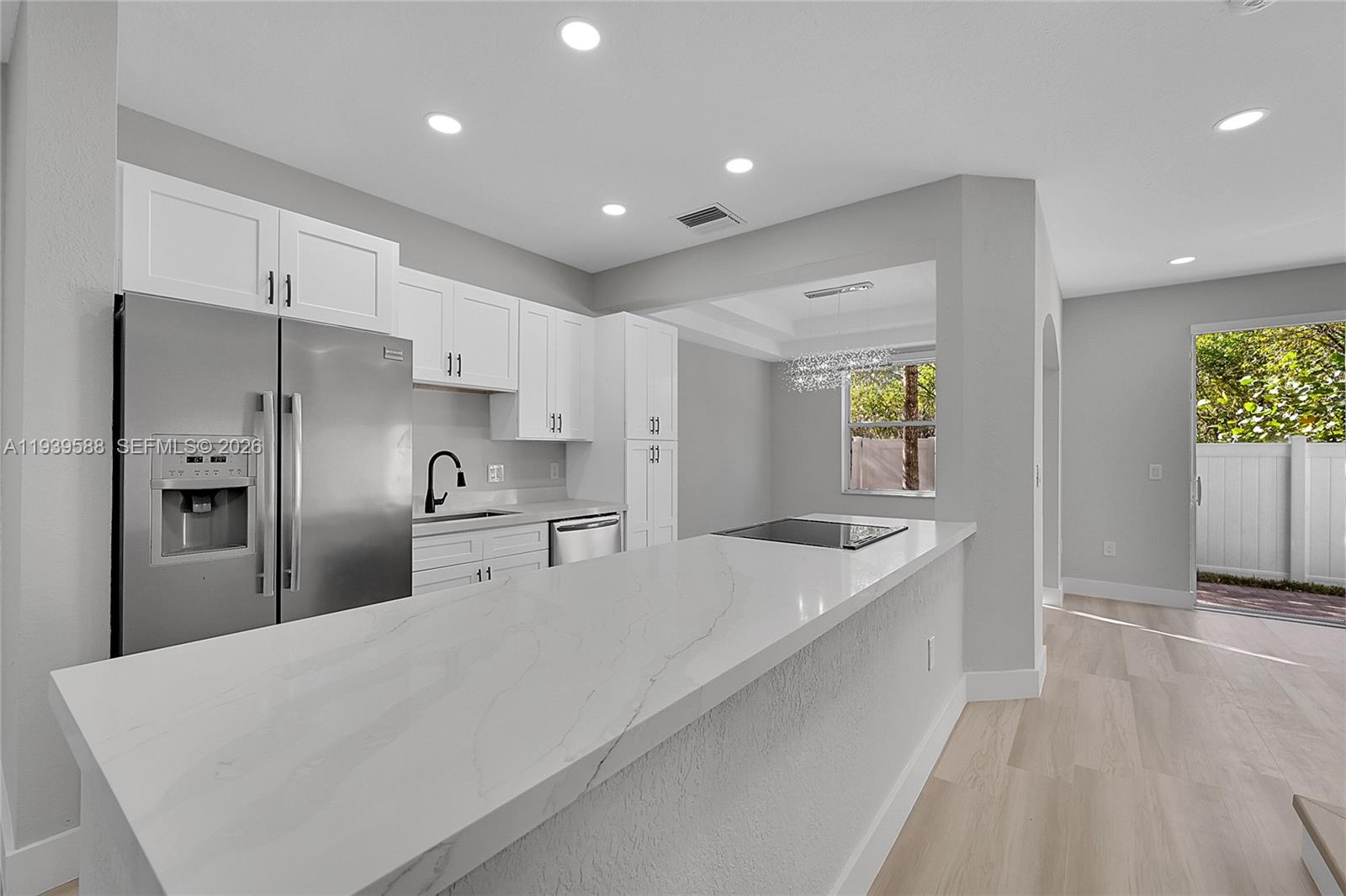 PEMBROKE ISLES - Residential