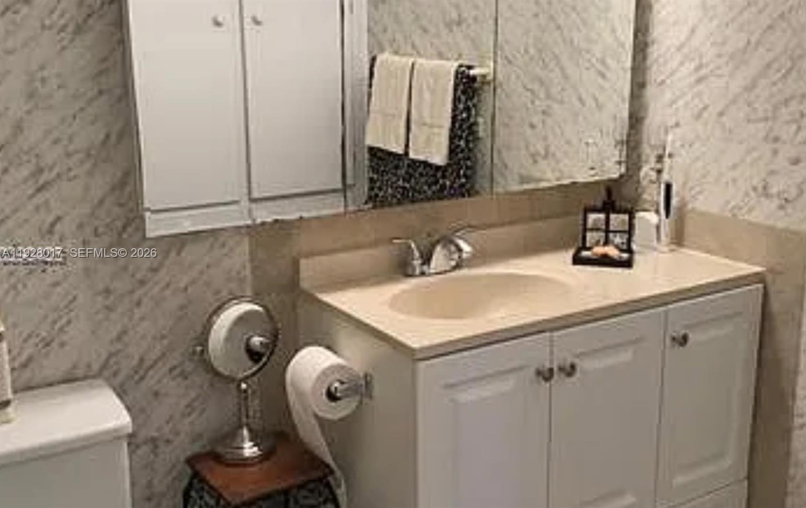 HILLCREST EAST NO 23 COND - Residential