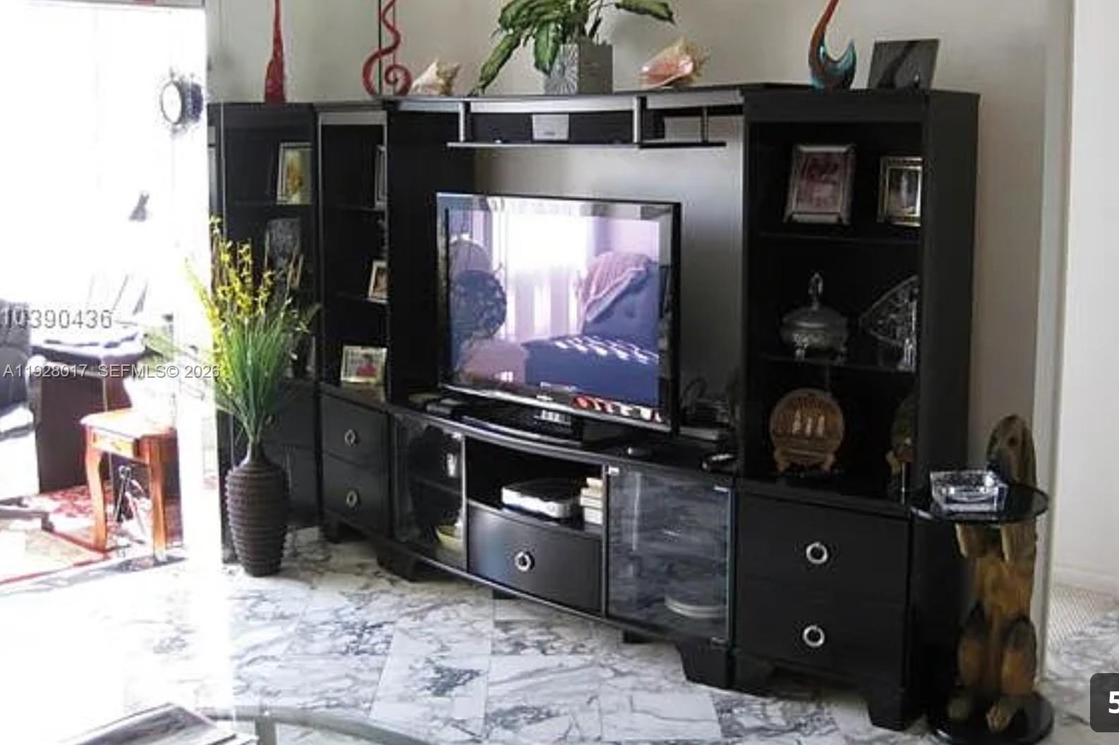 HILLCREST EAST NO 23 COND - Residential