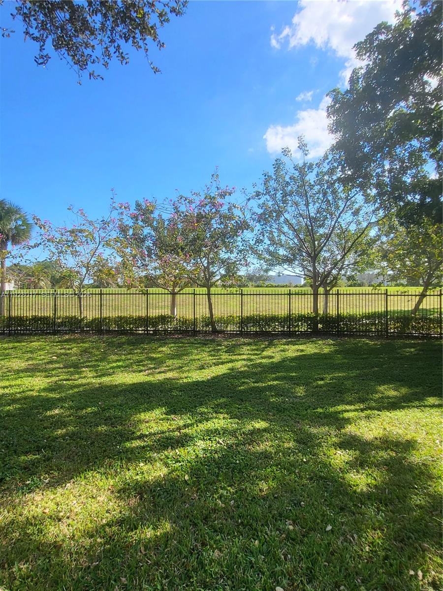 HILLCREST EAST NO 23 COND - Residential