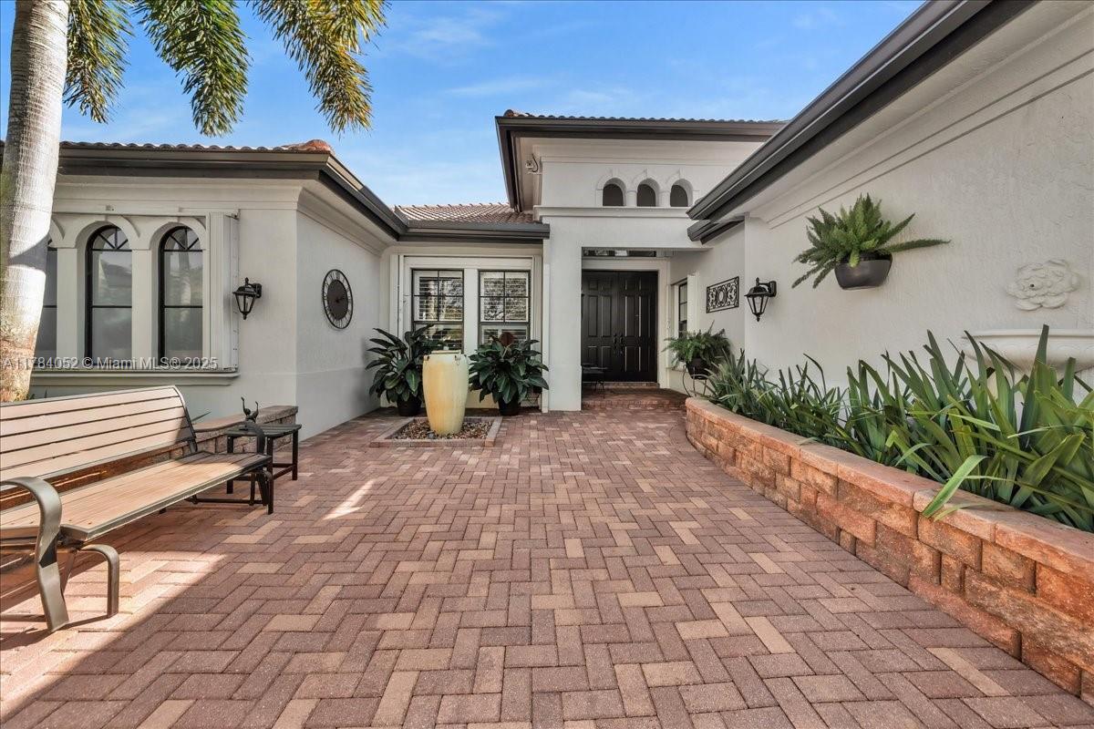 12580 NW 76th St