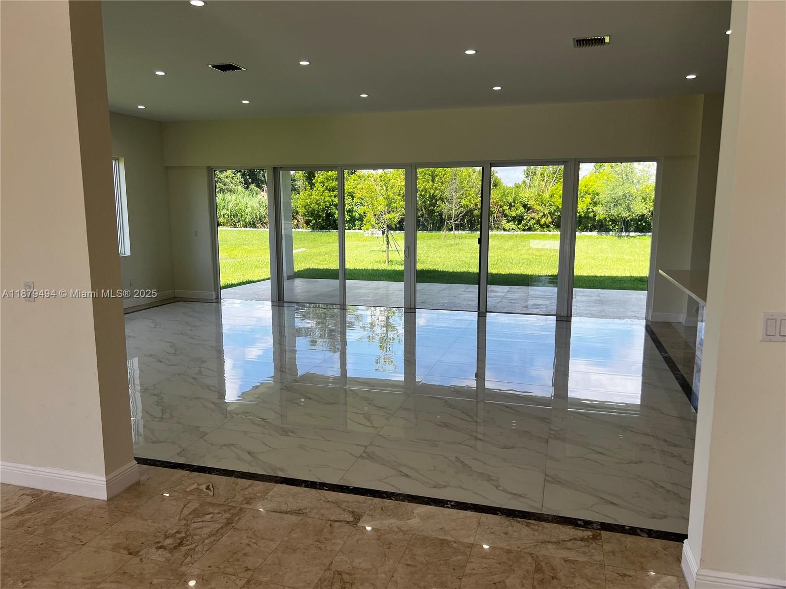 DAVIE GARDEN ESTATES - Residential Lease