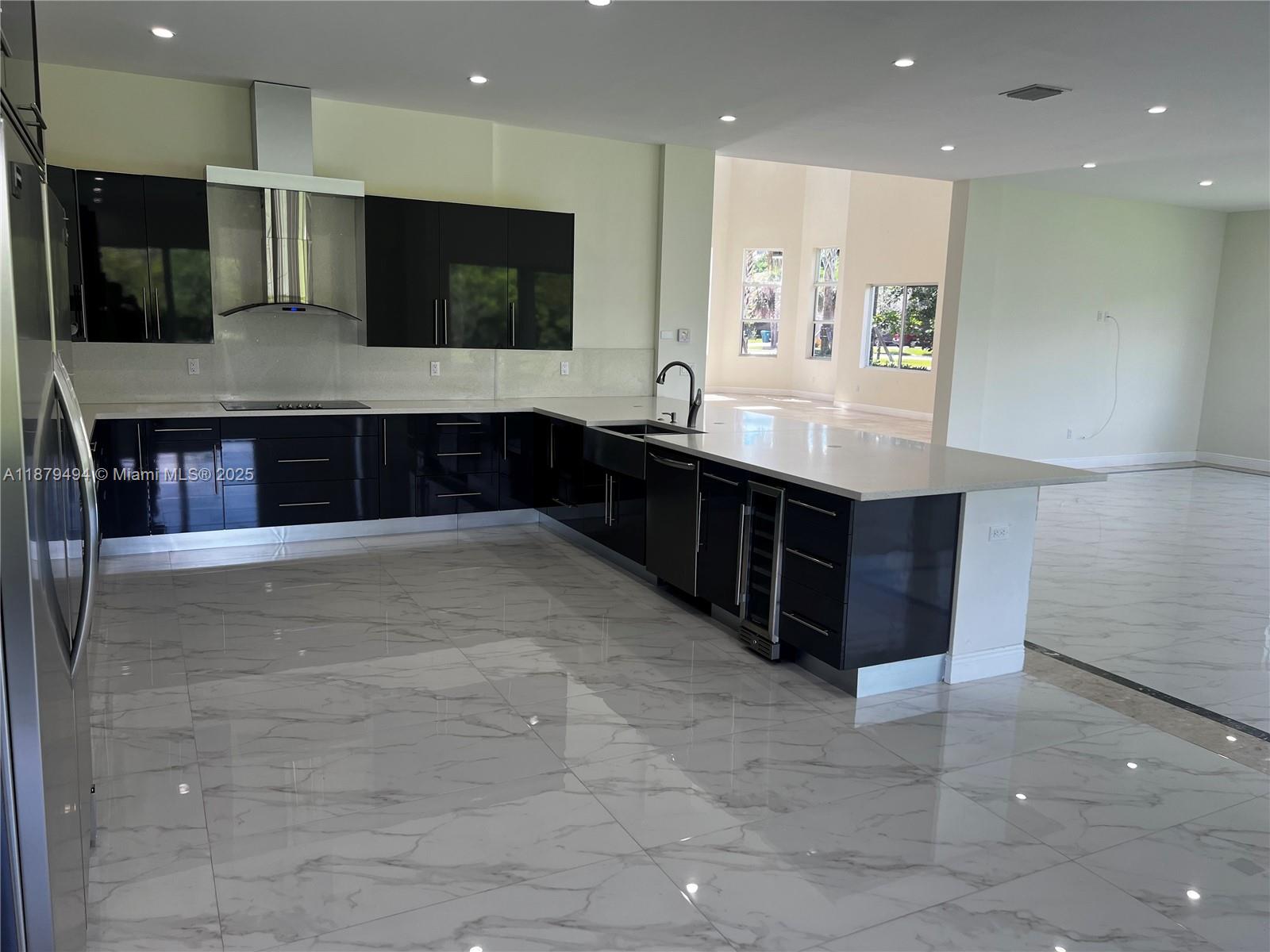 DAVIE GARDEN ESTATES - Residential Lease