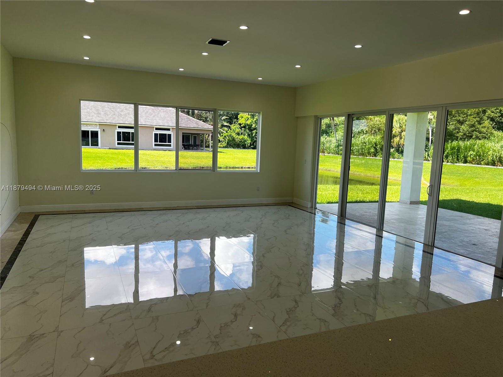 DAVIE GARDEN ESTATES - Residential Lease