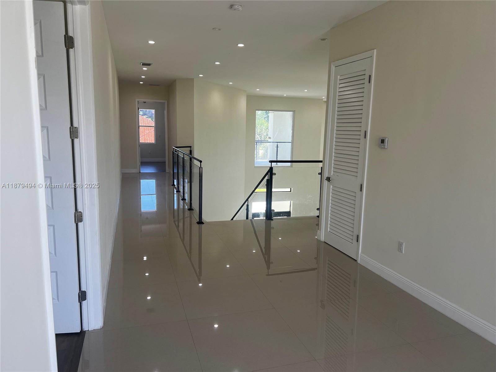 DAVIE GARDEN ESTATES - Residential Lease