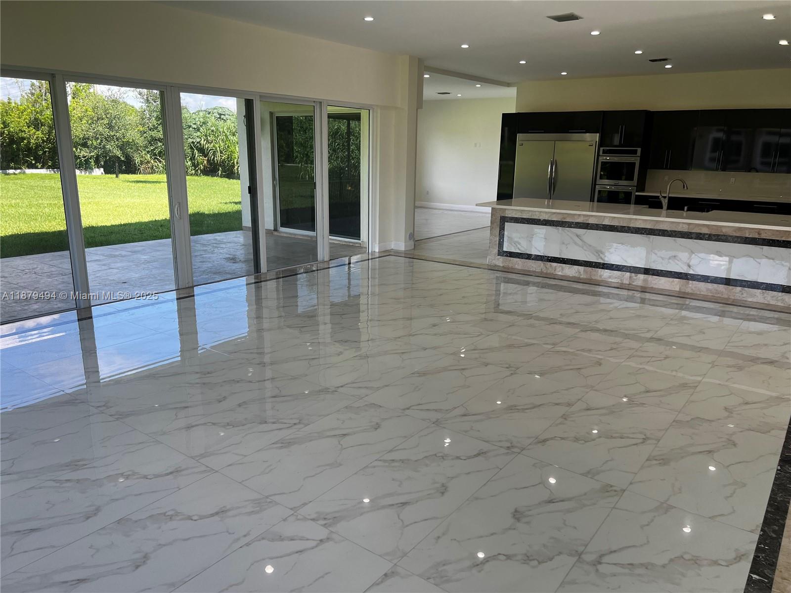 DAVIE GARDEN ESTATES - Residential Lease