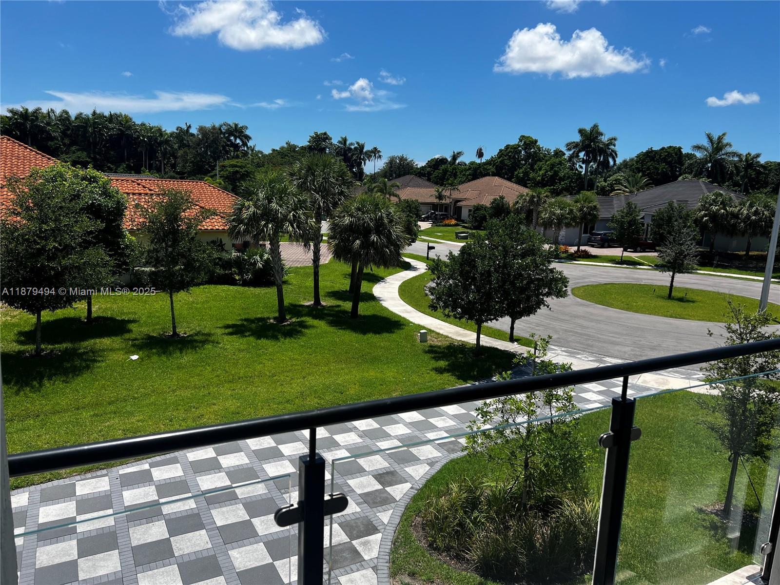 DAVIE GARDEN ESTATES - Residential Lease