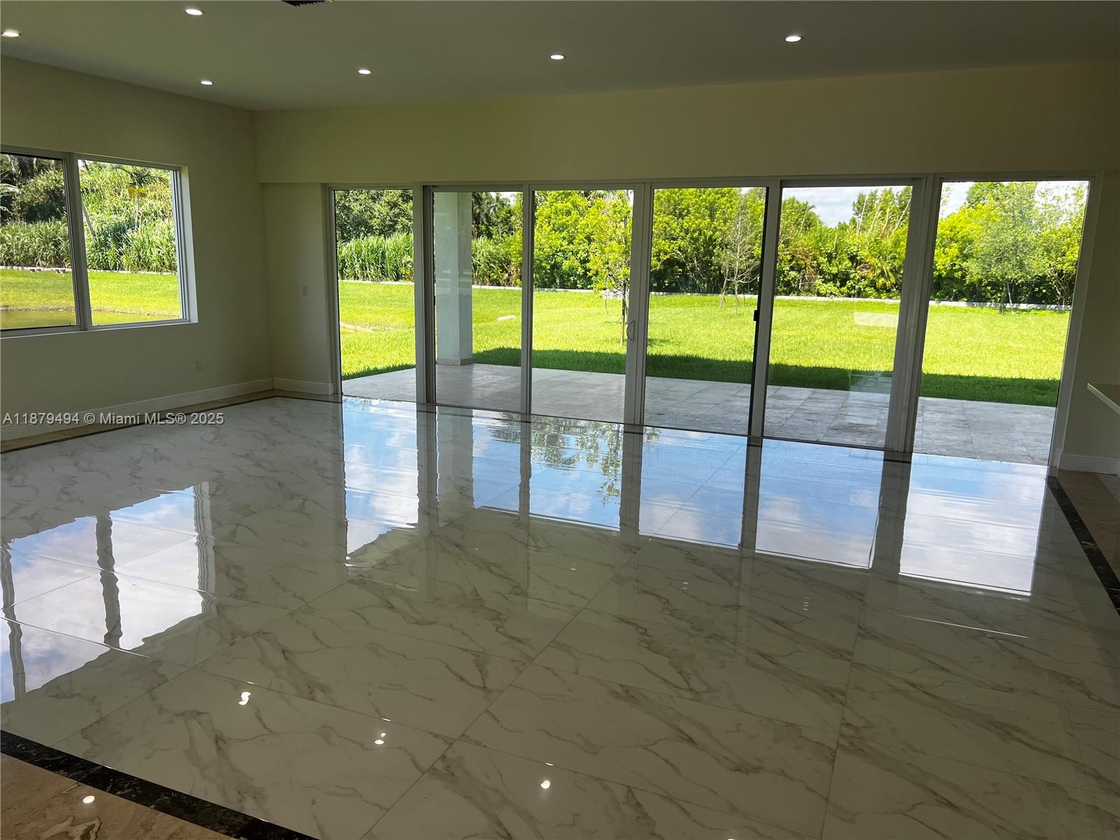 DAVIE GARDEN ESTATES - Residential Lease