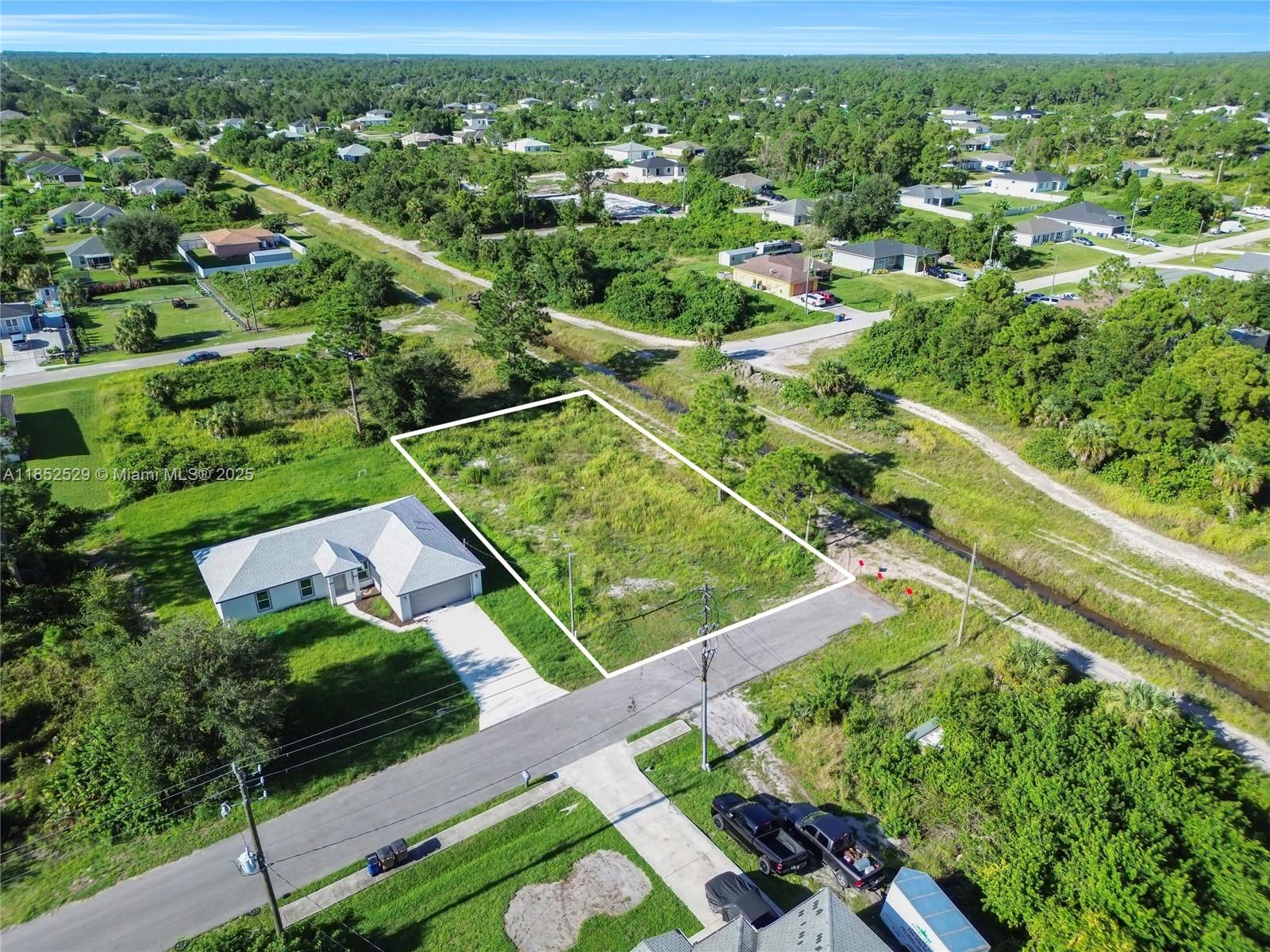 LEHIGH ACRES - Land
