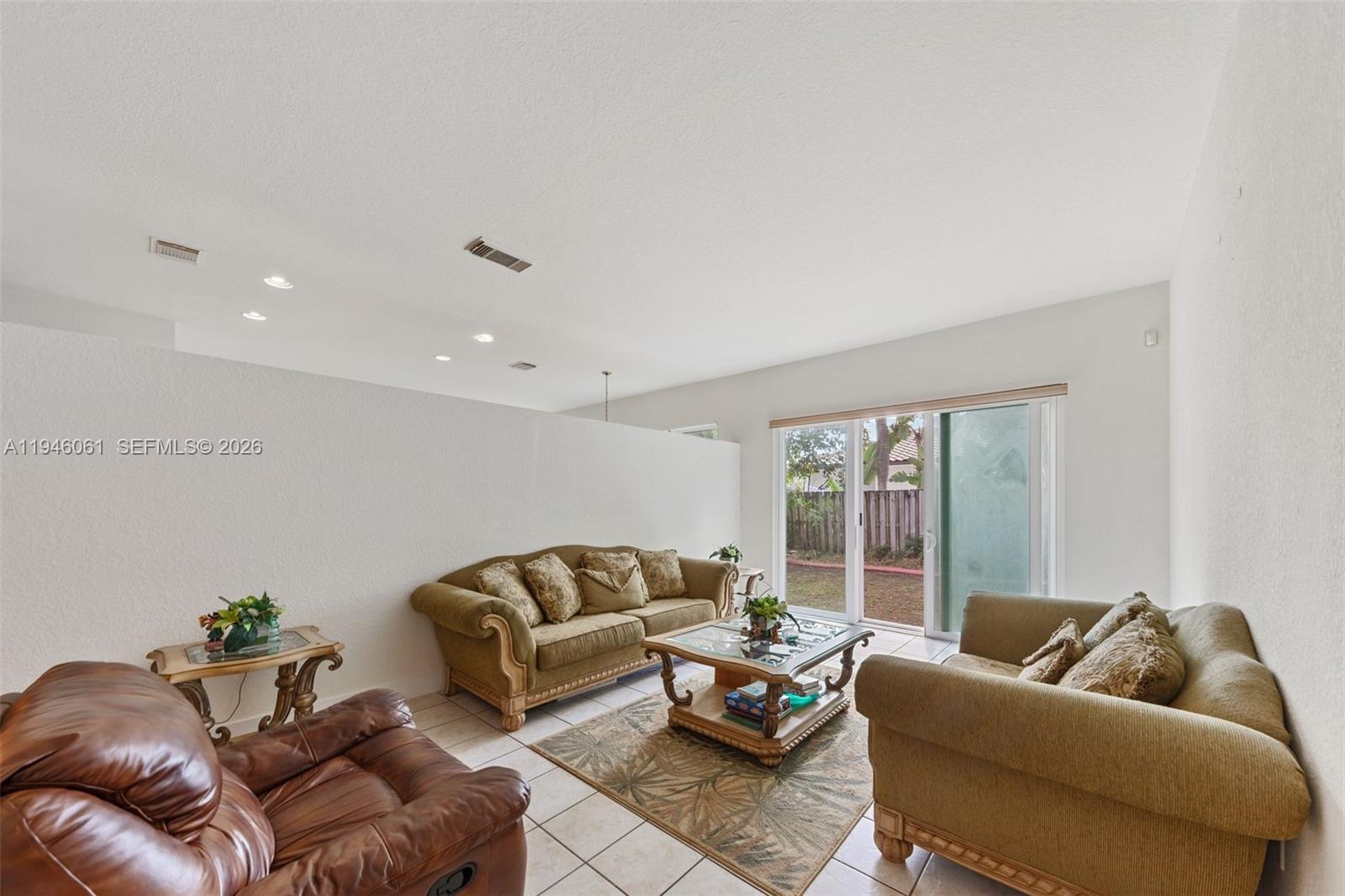 CORSICA PLACE - Residential