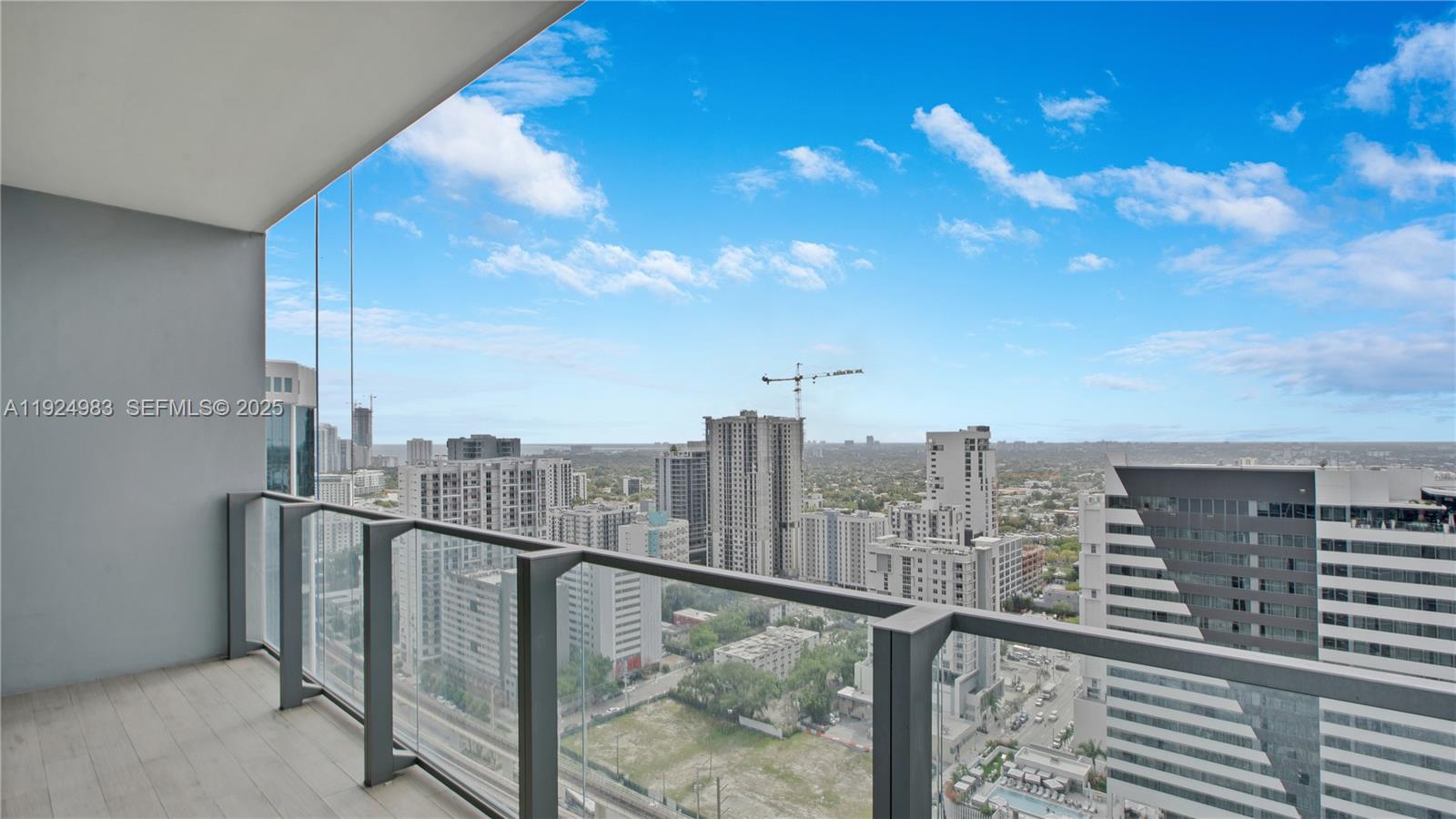 RISE CONDO - Residential