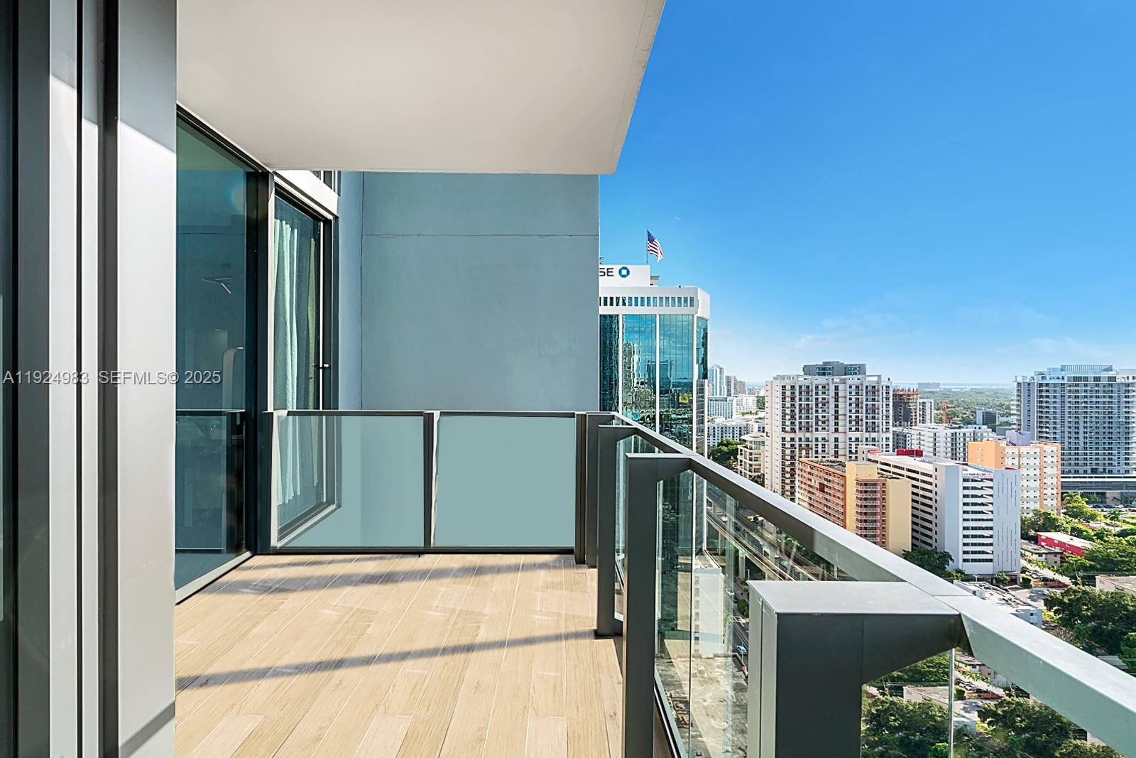 RISE CONDO - Residential