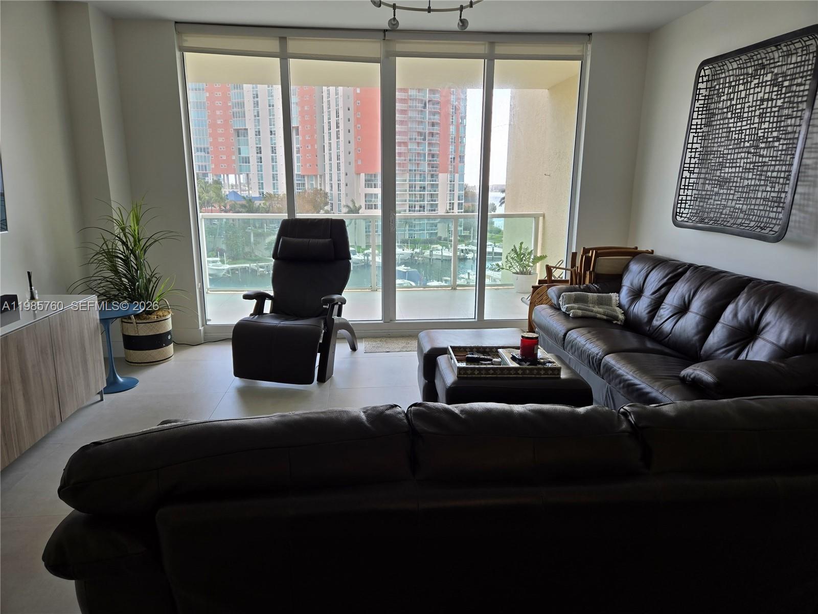AVENTURA MARINA CONDO NUM - Residential