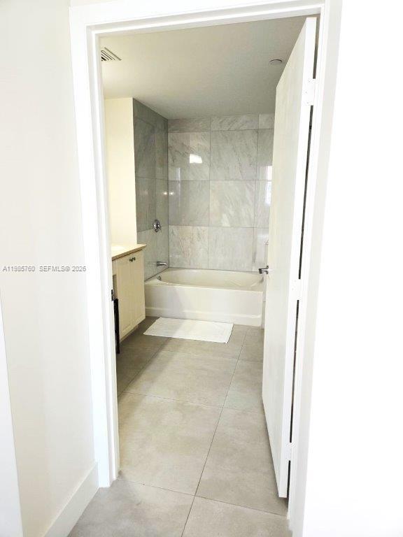AVENTURA MARINA CONDO NUM - Residential