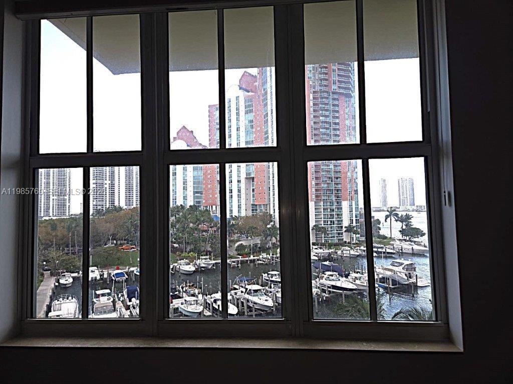 AVENTURA MARINA CONDO NUM - Residential