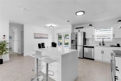 Single Family Residence in Miami FL 4402 89th Ct Ct 8.jpg