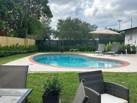 Single Family Residence in Miami FL 4402 89th Ct Ct 31.jpg