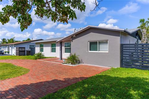 Single Family Residence in Miami FL 4402 89th Ct Ct 1.jpg