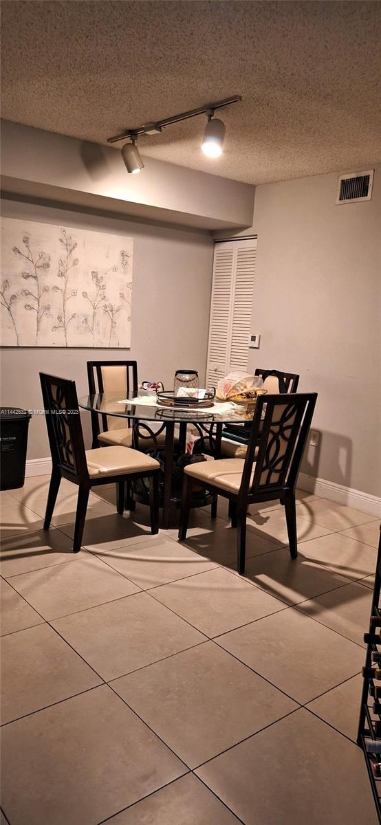 CARRINGTON AT COCONUT CRE - Residential Lease