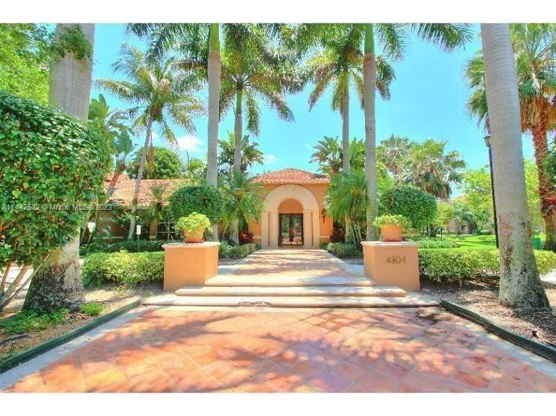 CARRINGTON AT COCONUT CRE - Residential Lease