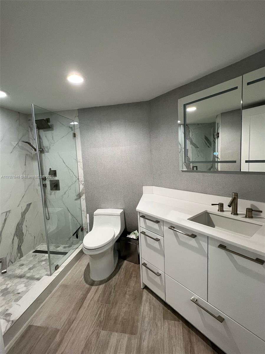 WEST BAY PLAZA CONDO - Residential