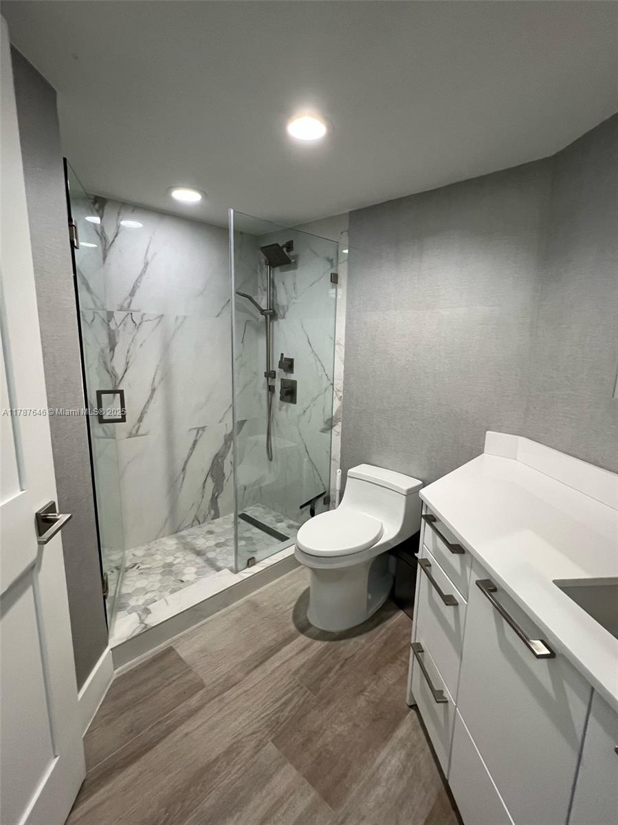 WEST BAY PLAZA CONDO - Residential