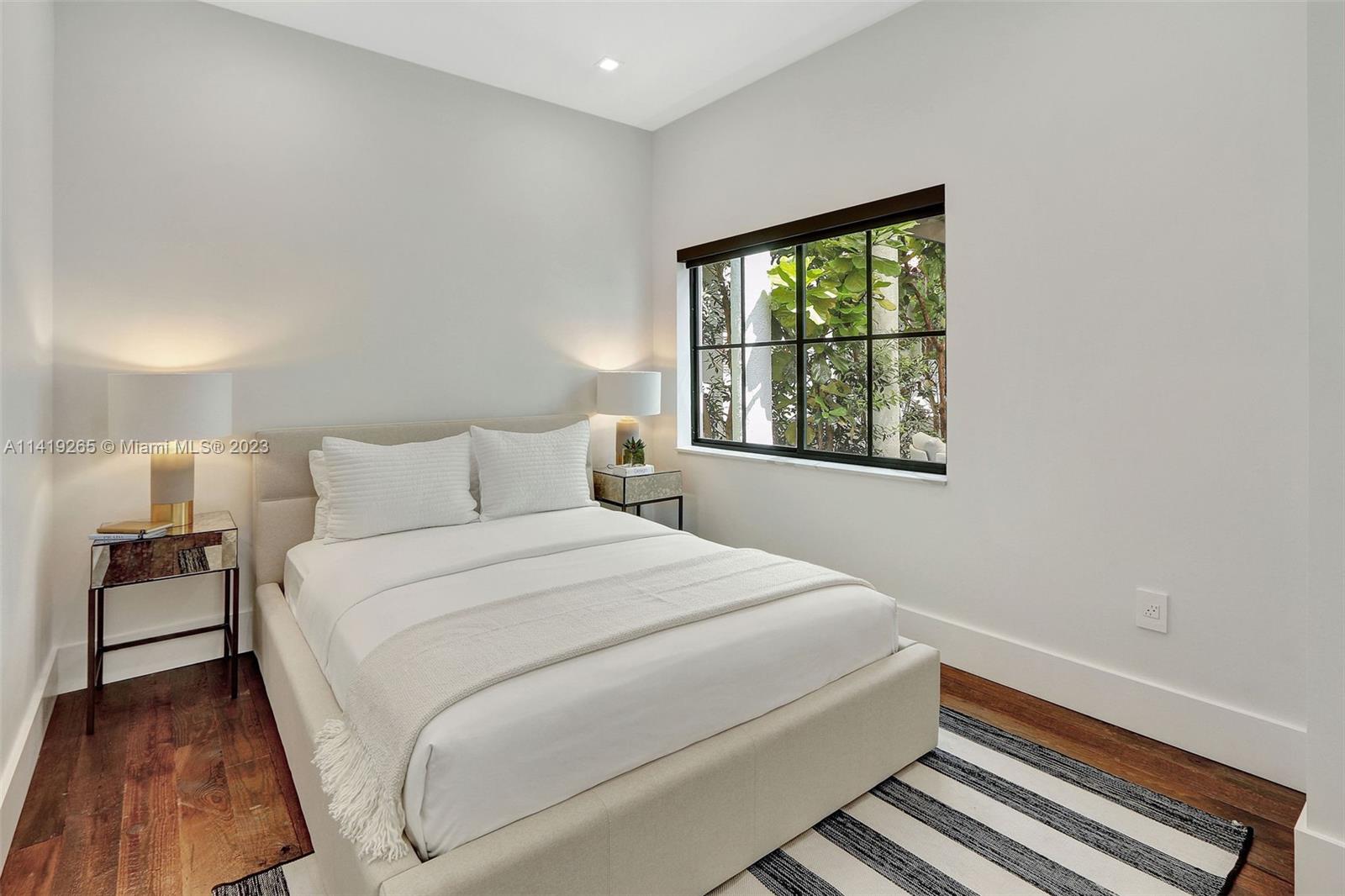 CORAL GABLES SEC E - Residential