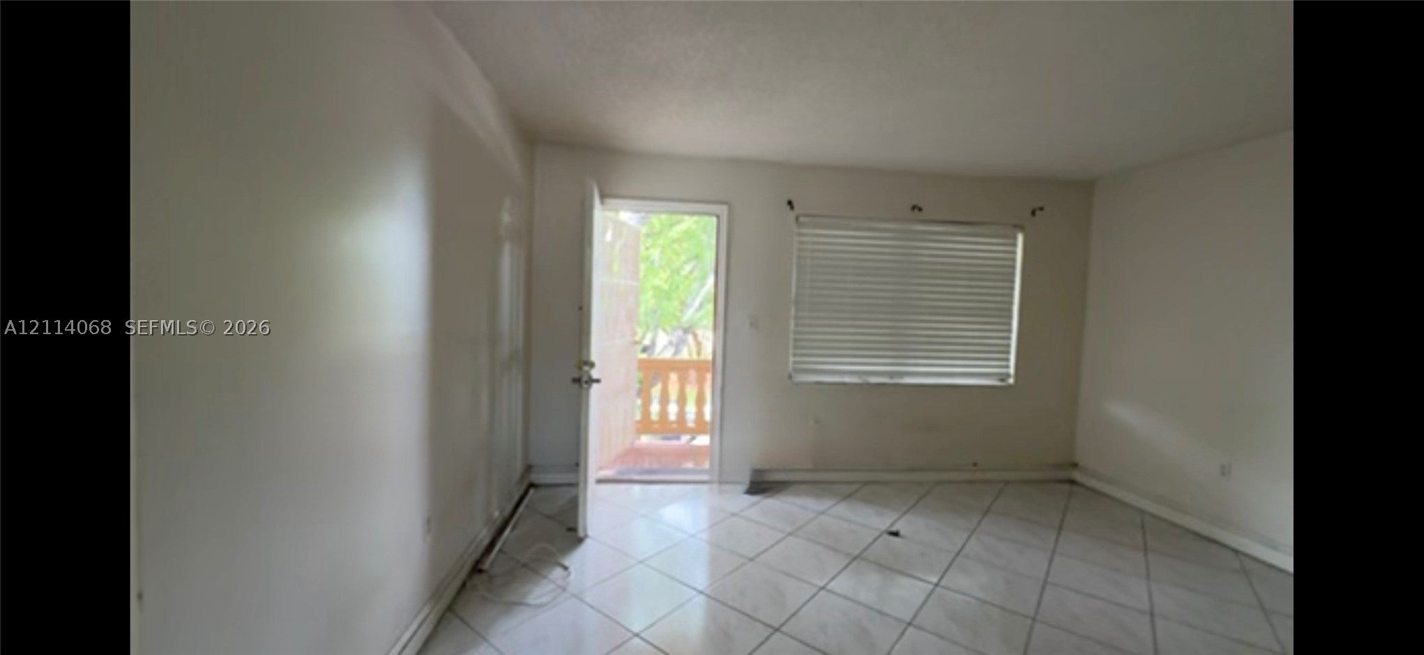 20275 NE 2nd Ave 19, Miami FL 33179