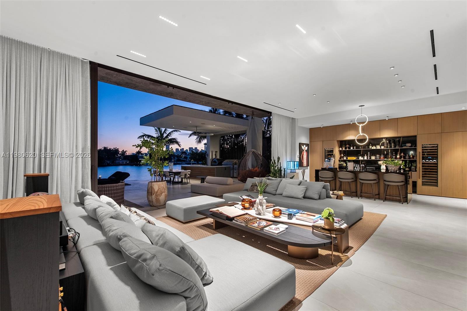 HIBISCUS ISLAND - Residential Lease