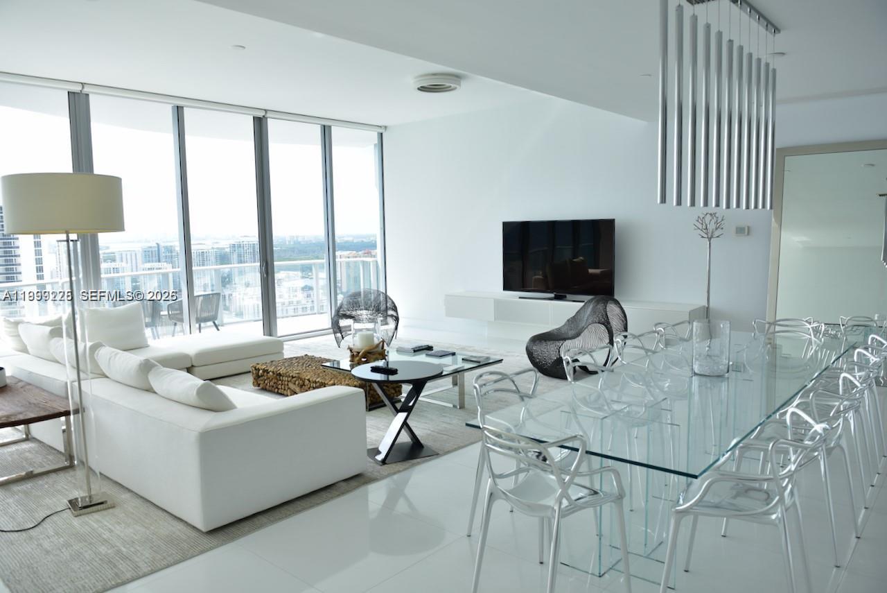 17475 Collins Ave 2802