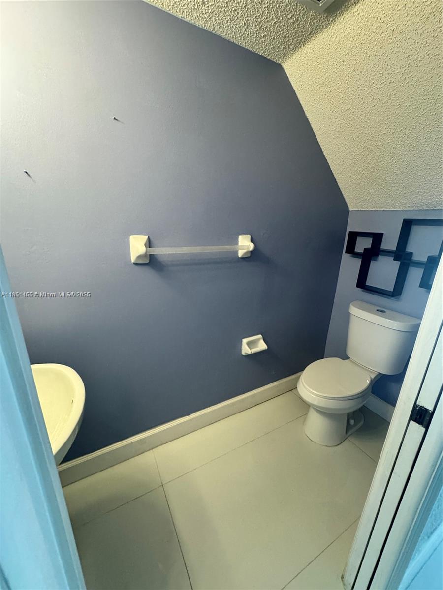 BONITA VILLAS CONDO - Residential Lease