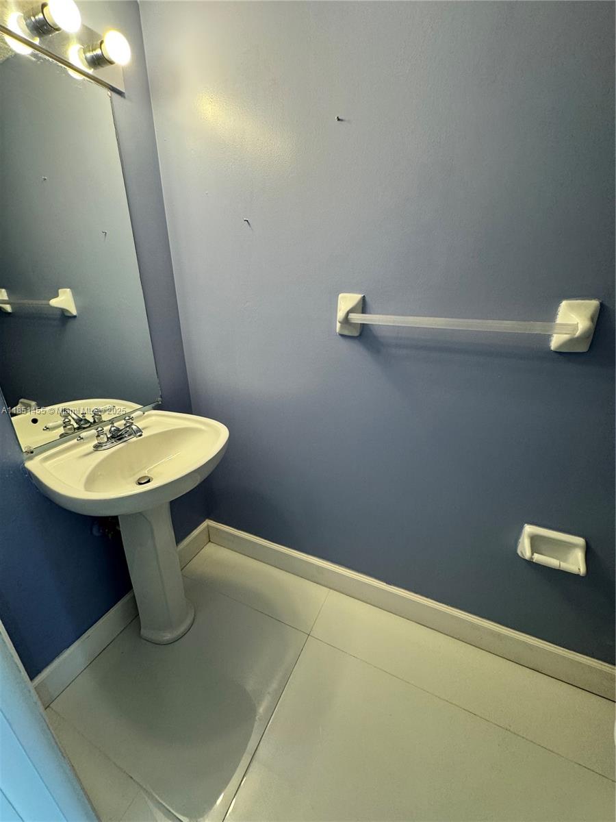 BONITA VILLAS CONDO - Residential Lease