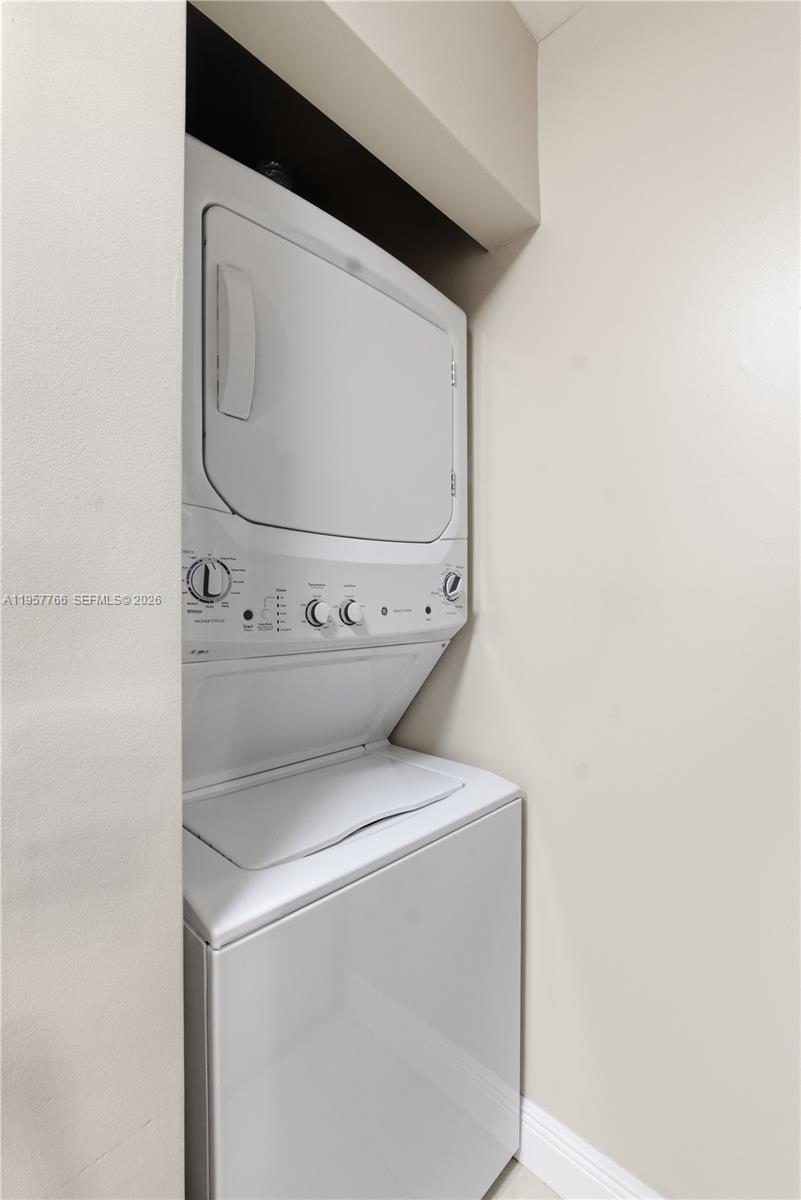 PEMBROKE LAKES SECTION EI - Residential