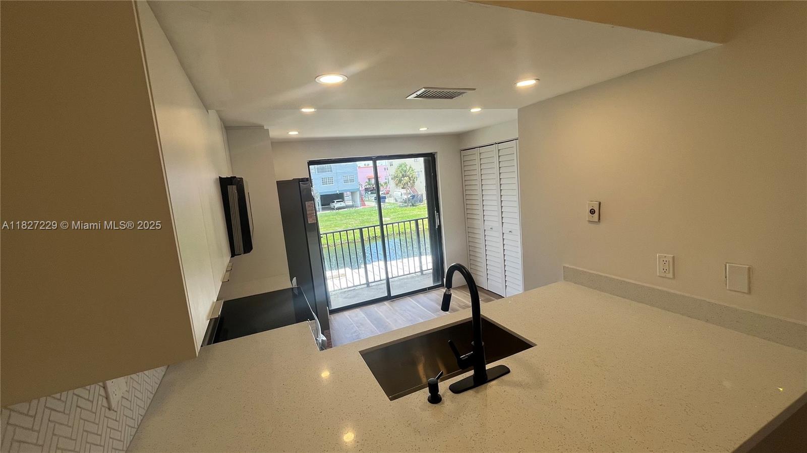 1339 W 51st Pl B-5