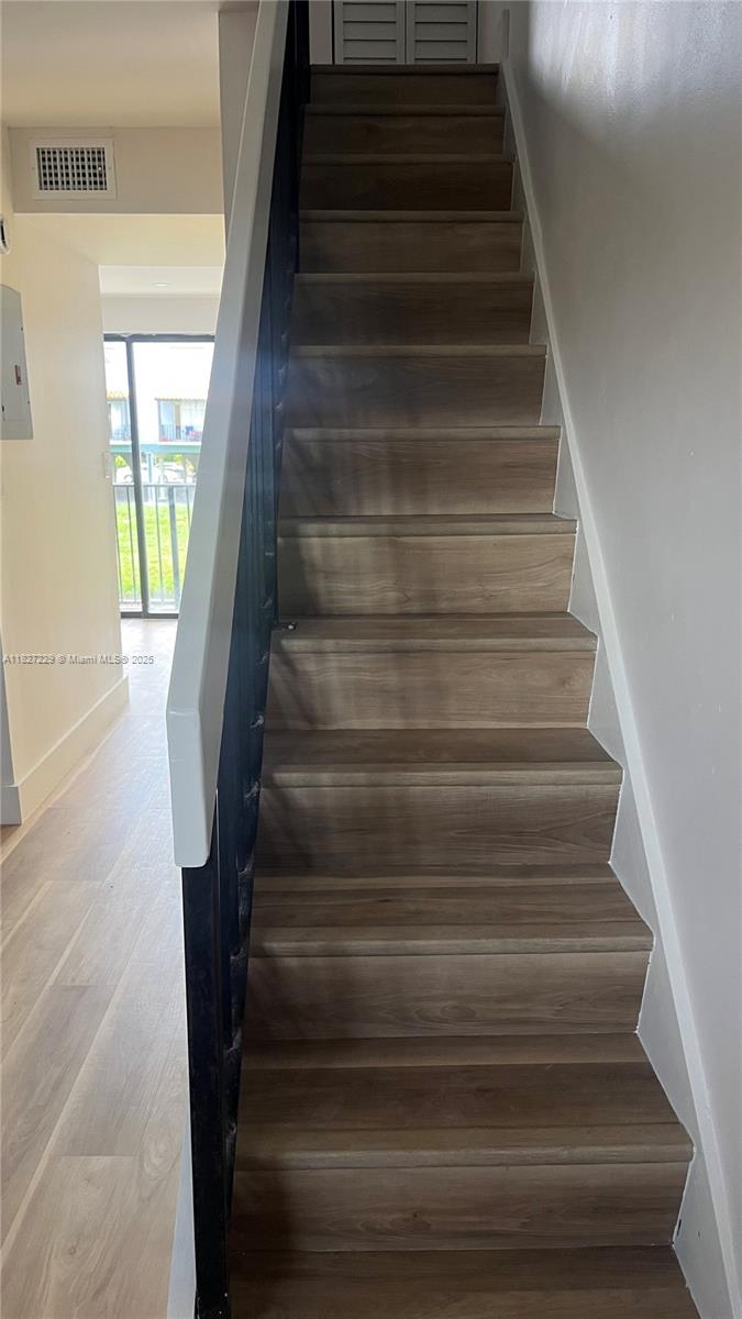 1339 W 51st Pl B-5