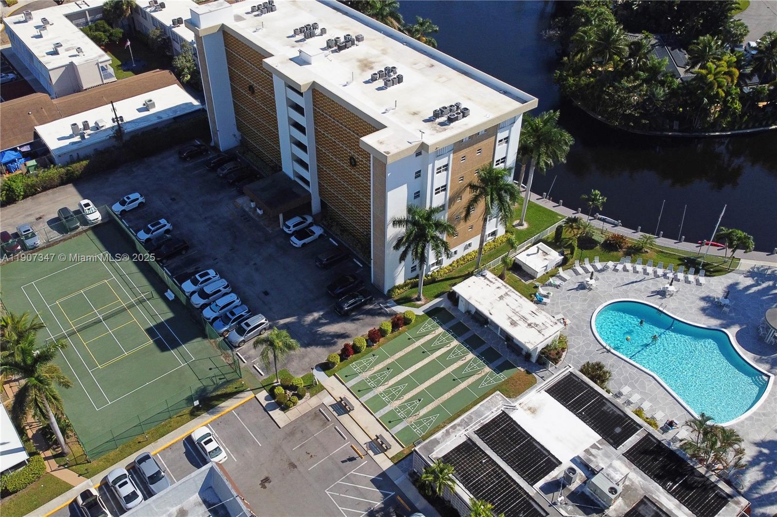 RIVER SHORES CONDO - Residential