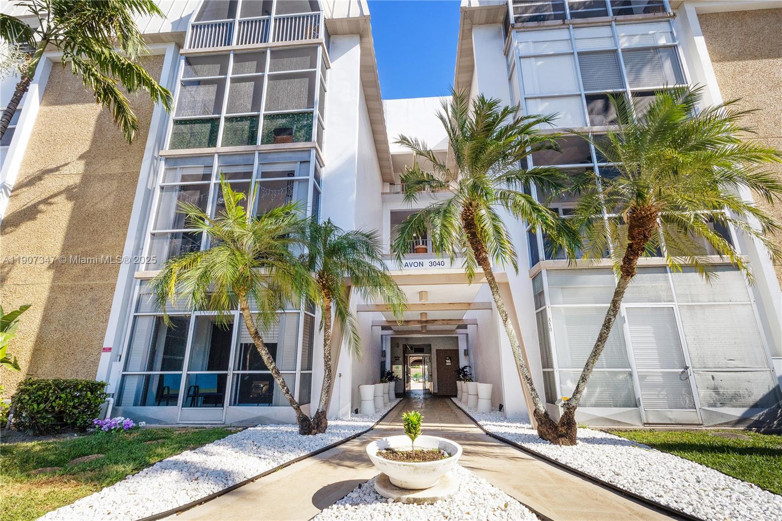 RIVER SHORES CONDO - Residential