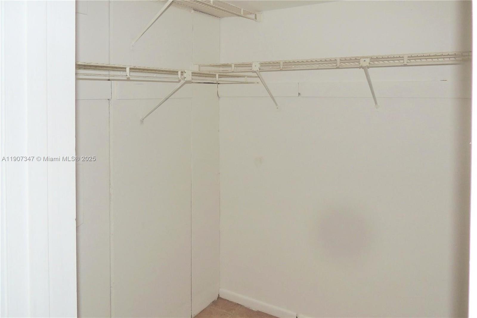 RIVER SHORES CONDO - Residential