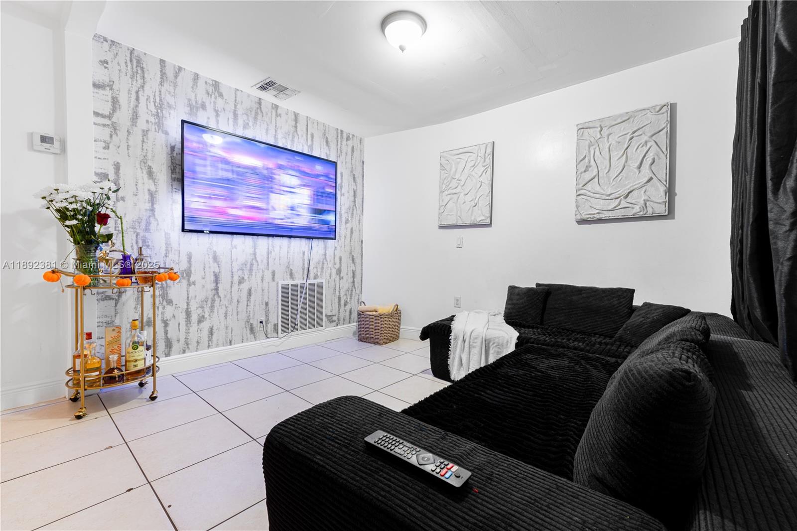 CAROLE ANNE PARK - Residential
