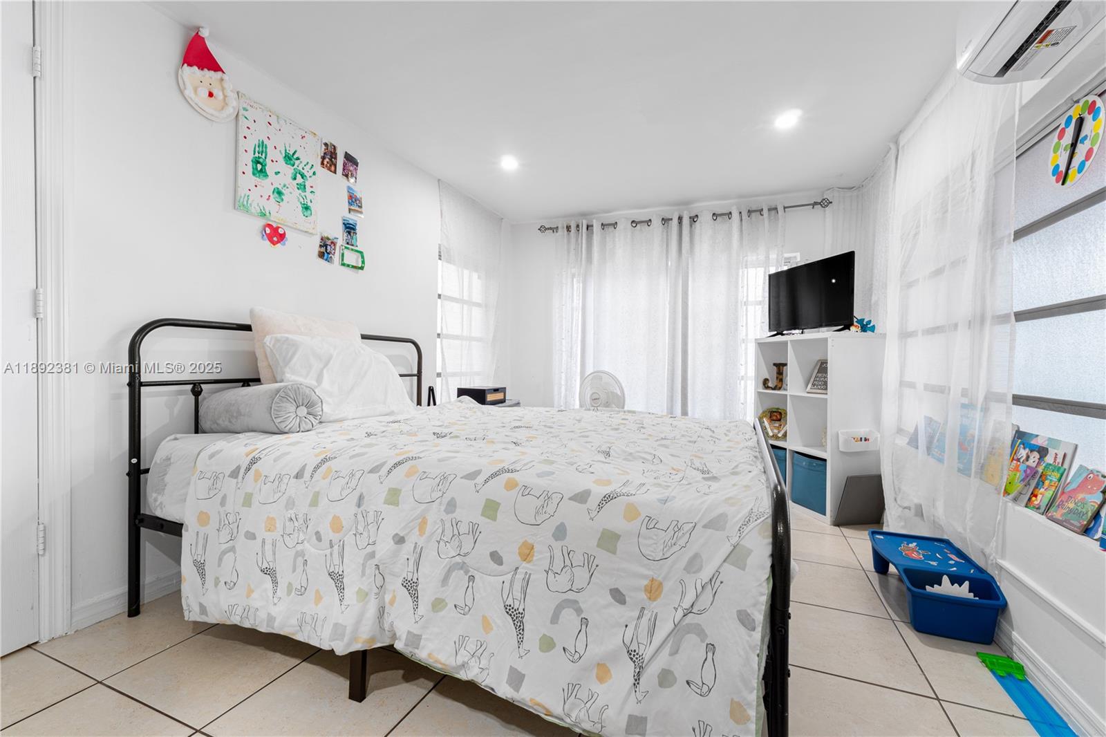 CAROLE ANNE PARK - Residential